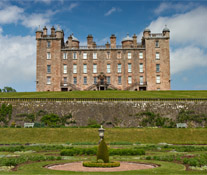 Drumlanrig Castle and Gardens